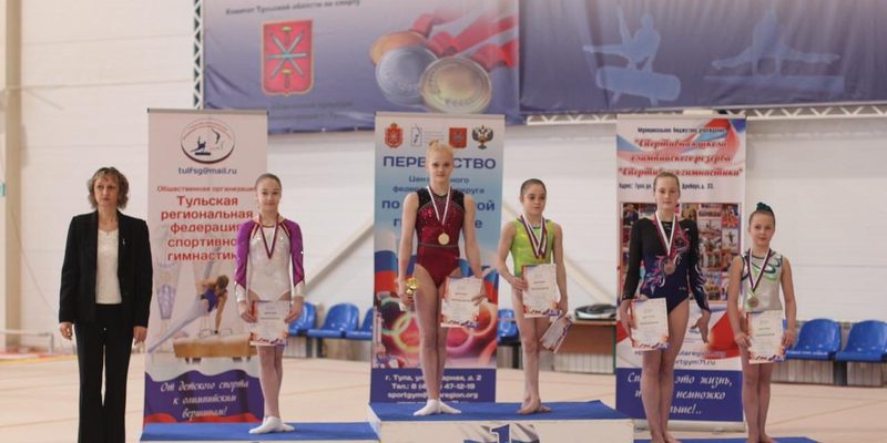 Ирина Комнова завоевала две золотых медали в упражнениях на отдельных снарядах