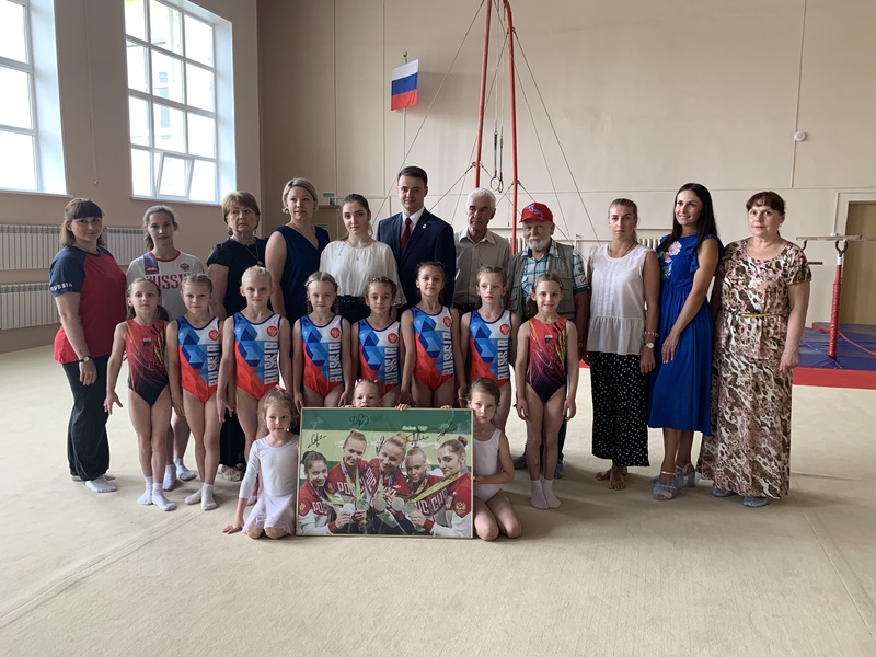 Смоленск  посетила двукратная Олимпийская Чемпионка, Заслуженный мастер спорта РФ, член сборной команды России по спортивной гимнастике - Мустафина Алия Фархатовна