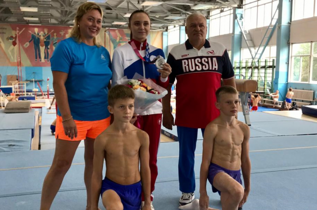 Именитые тренеры готовят сахалинских гимнастов к крупным соревнованиям