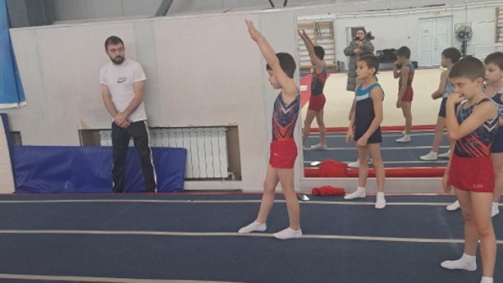 В Нальчике проходят сборы по спортивной гимнастике