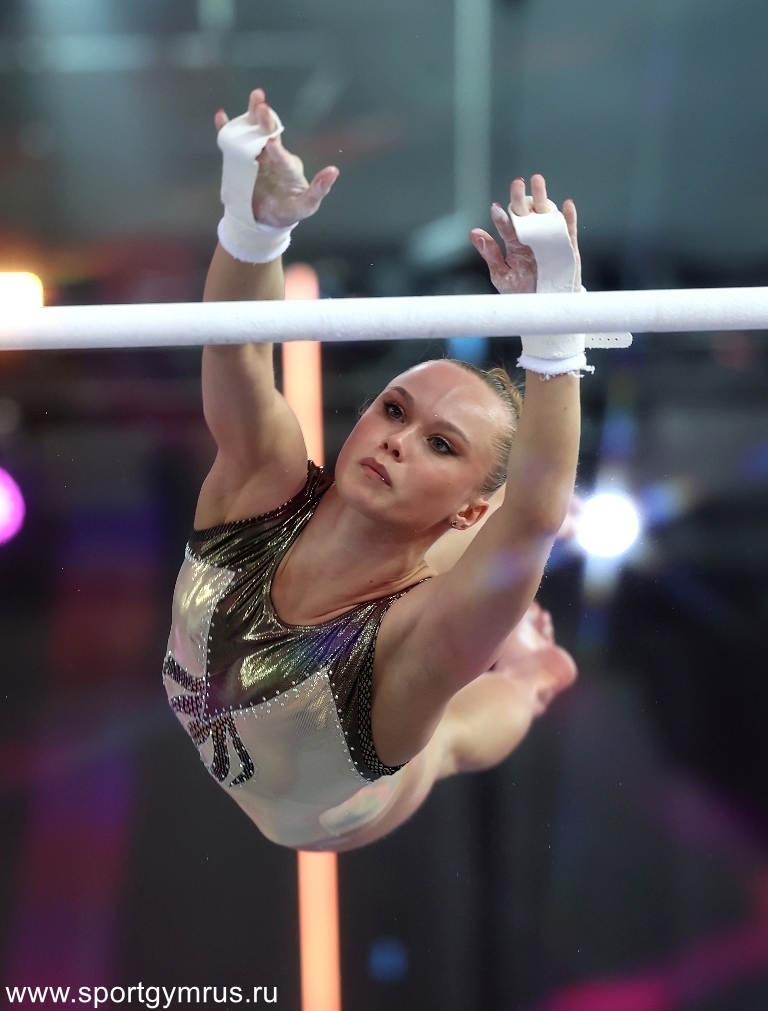 Гимнастка Мельникова победила в индивидуальном многоборье на чемпионате России